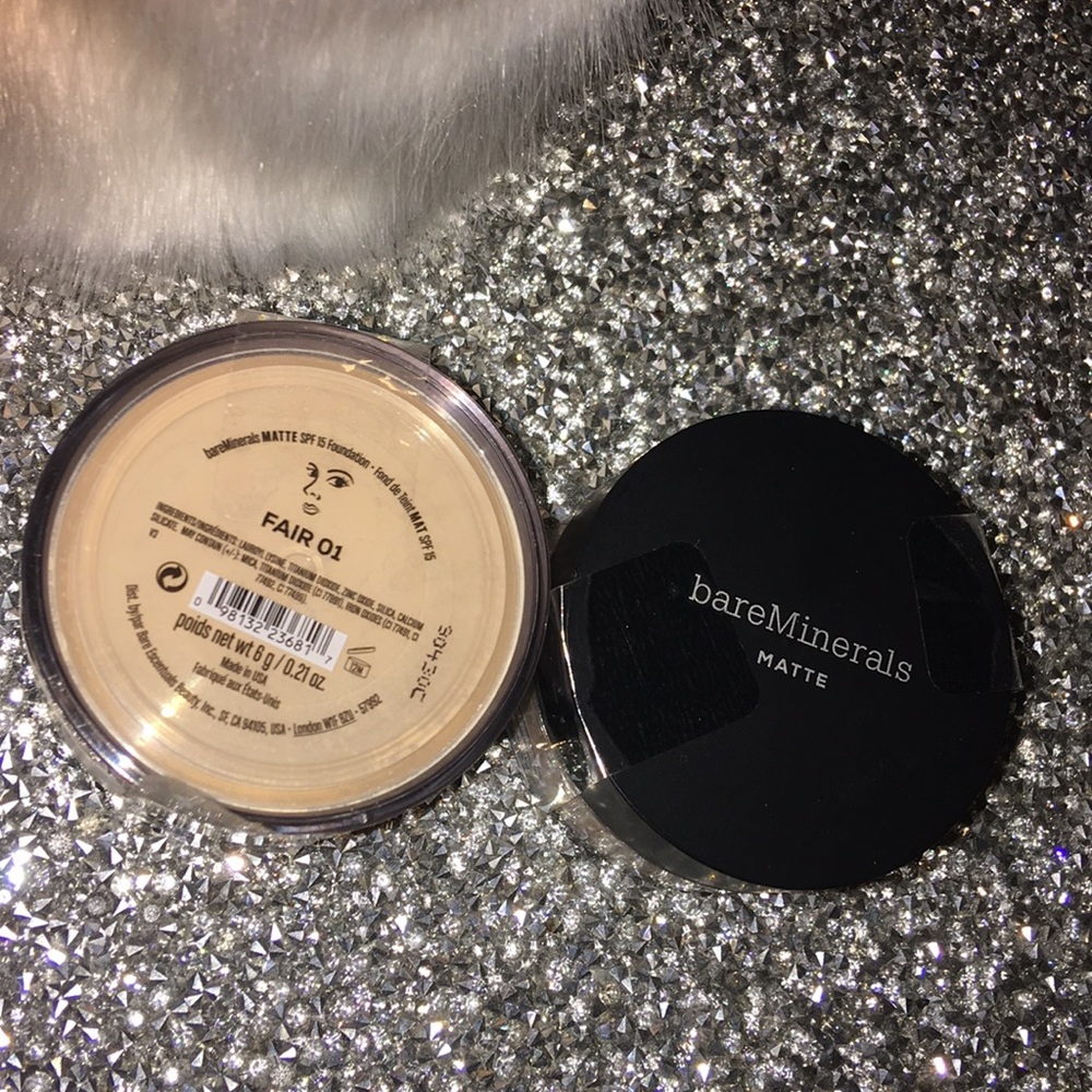 BareMinerals Matte, Fair 01 powder foundation